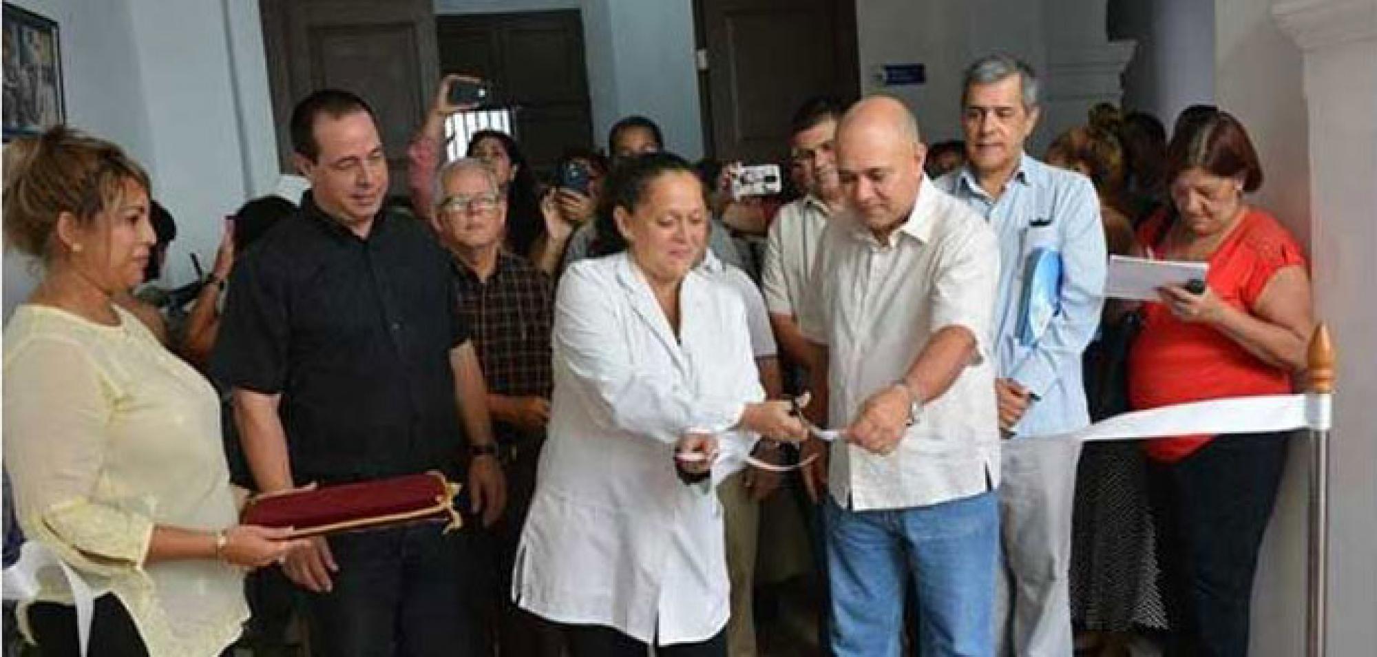 Cuban president highlights opening of Alzheimer center