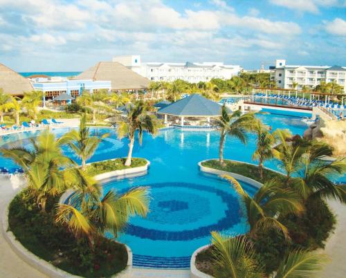 Blue Diamond Resorts will debut the Resonance brand in Cuban hotels
